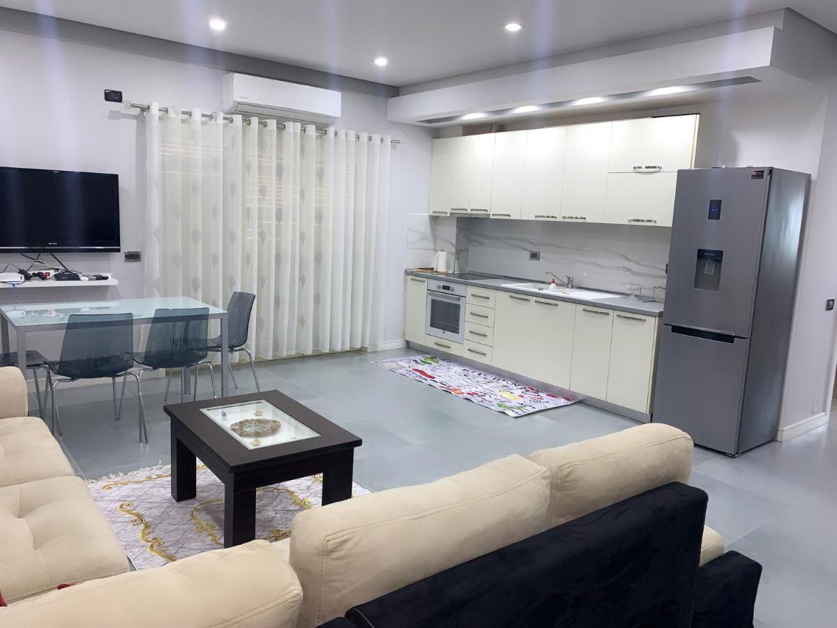 Apartament Dean Daire Vlorë Dış mekan fotoğraf